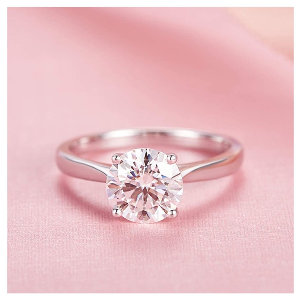 Gem De Luxe 2 ct moissanite ring